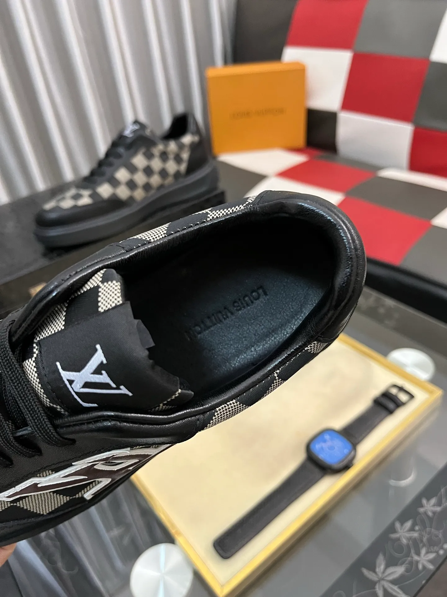Men's shoes 💰400⌚️⌚️【LOUIS VUITTON】Same style as Louis Vuitton* official website 🚹Men's high-top casual shoes❤️Same style as popular celebrities and big names ~ Best-selling at home and abroad Lv focuses on the checkerboard series...Imported first-layer cowhide with special fabrics➕Full sheep leather lining➕Brand-specific hollow outsole💎Number: 38-443️⃣Colors available